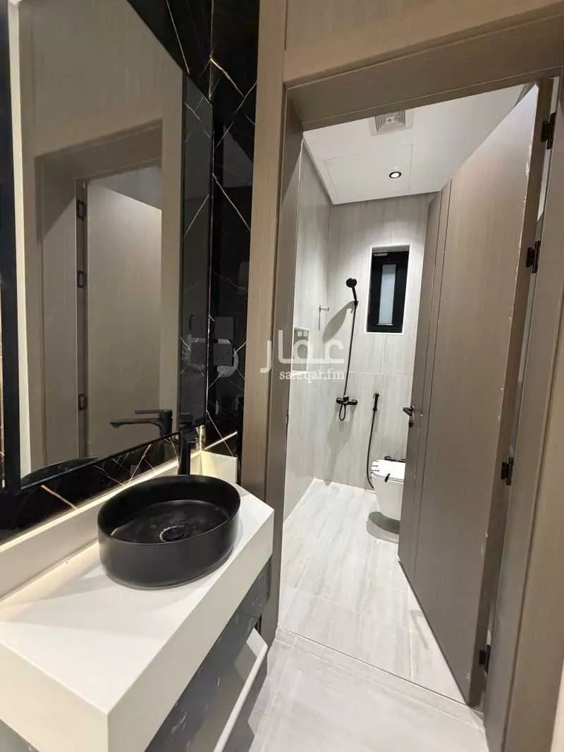 شقة 5 غرف في ضاحية الملك فهد 12