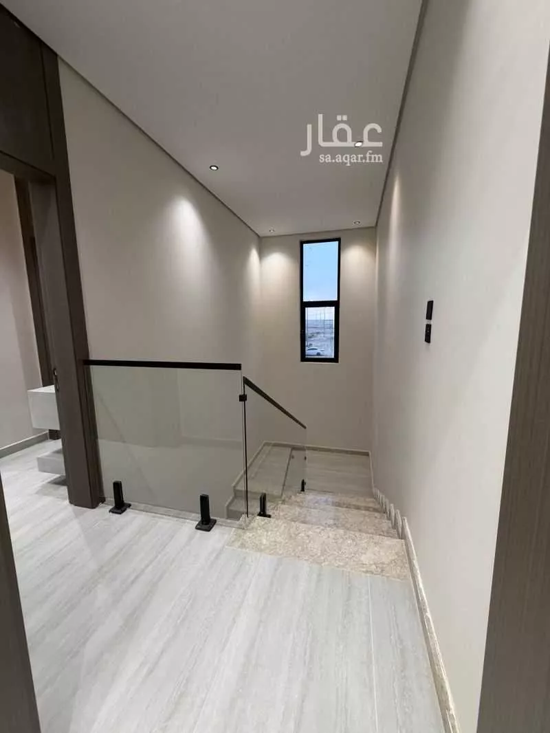 شقة 5 غرف في ضاحية الملك فهد 13