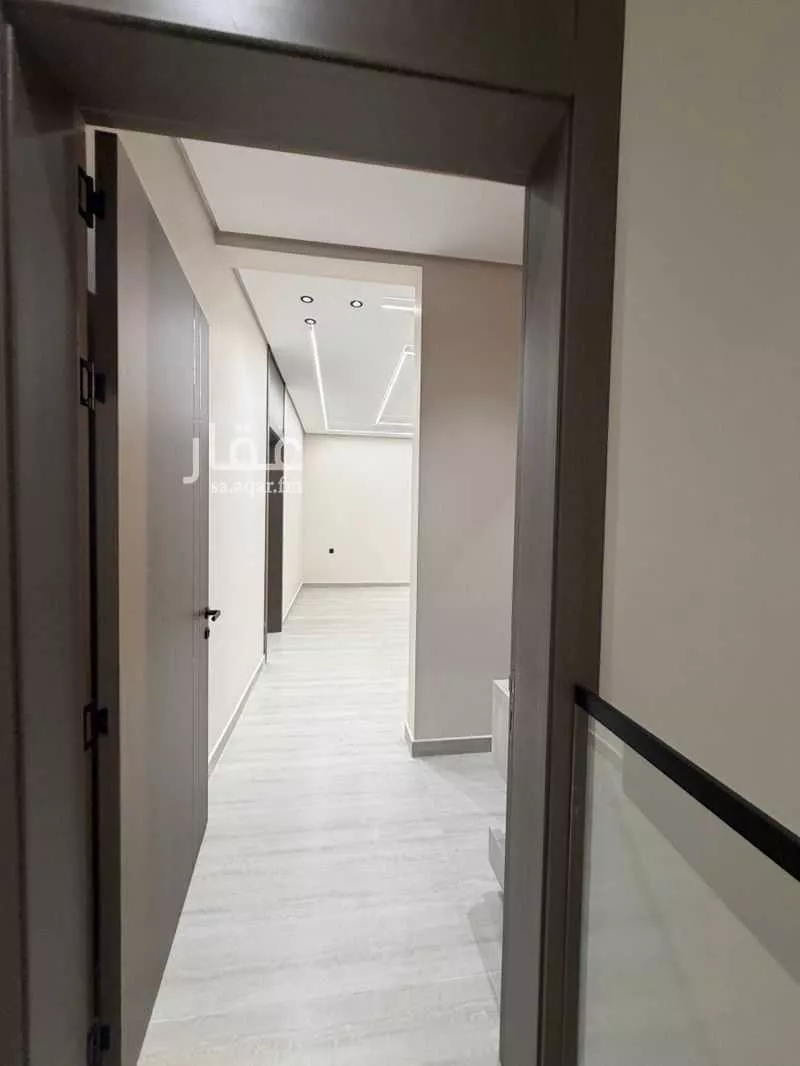 شقة 5 غرف في ضاحية الملك فهد 16