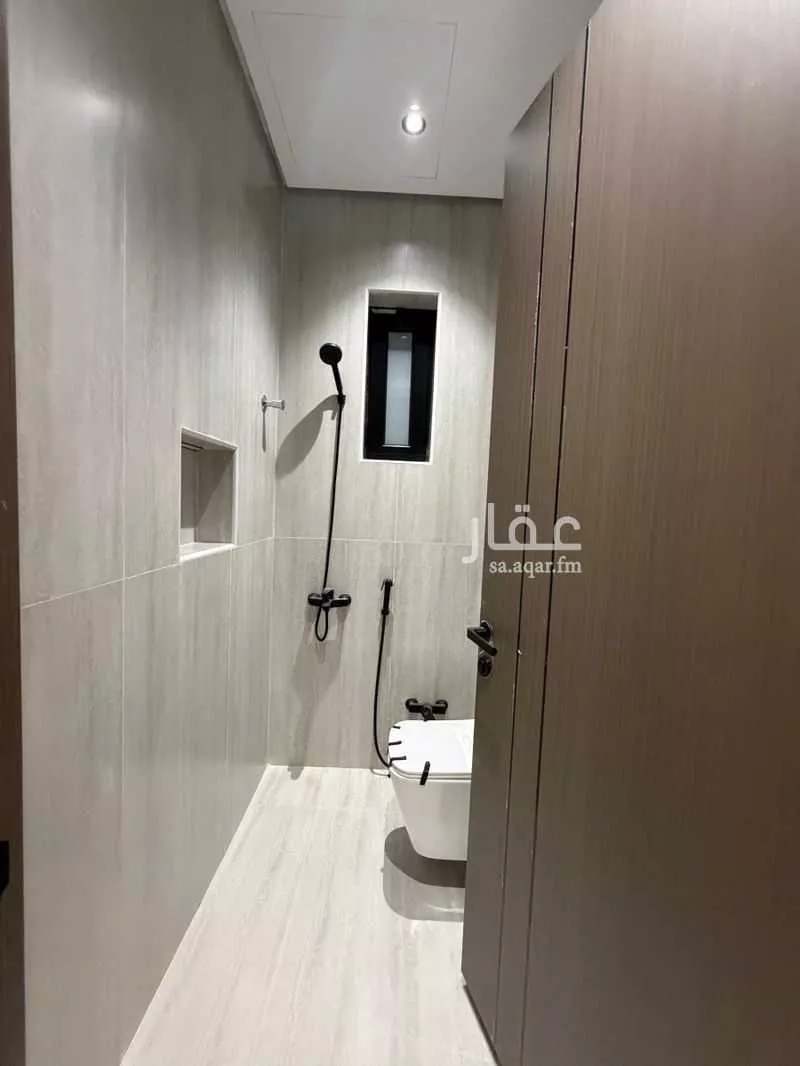 شقة 5 غرف في ضاحية الملك فهد 17