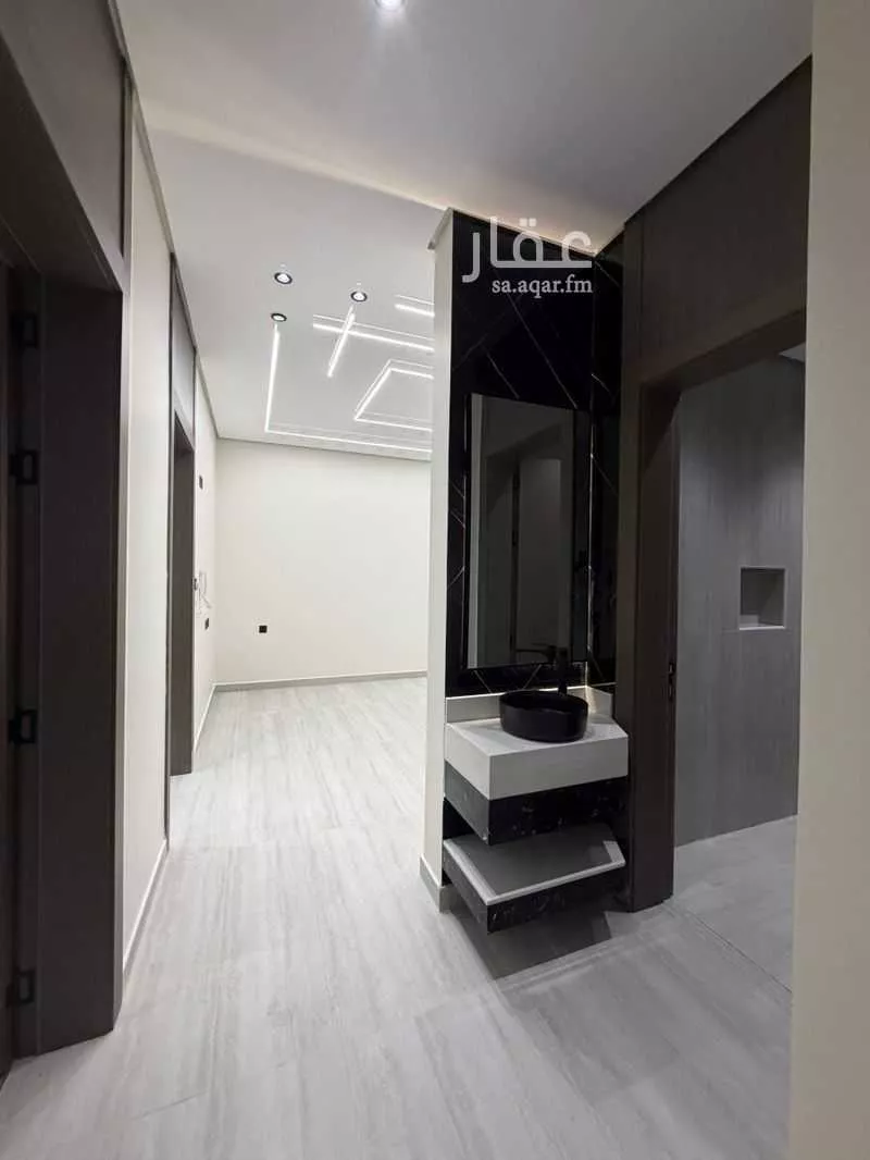 شقة 5 غرف في ضاحية الملك فهد 22