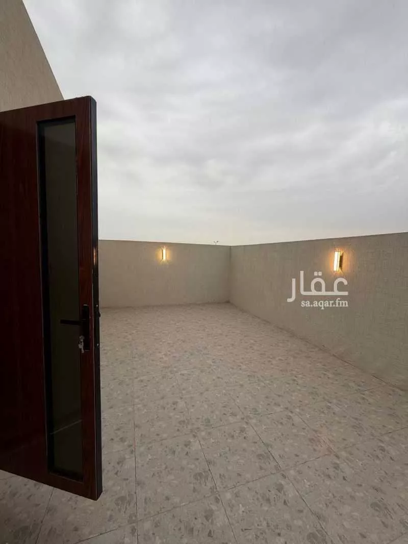 شقة 5 غرف في ضاحية الملك فهد 27