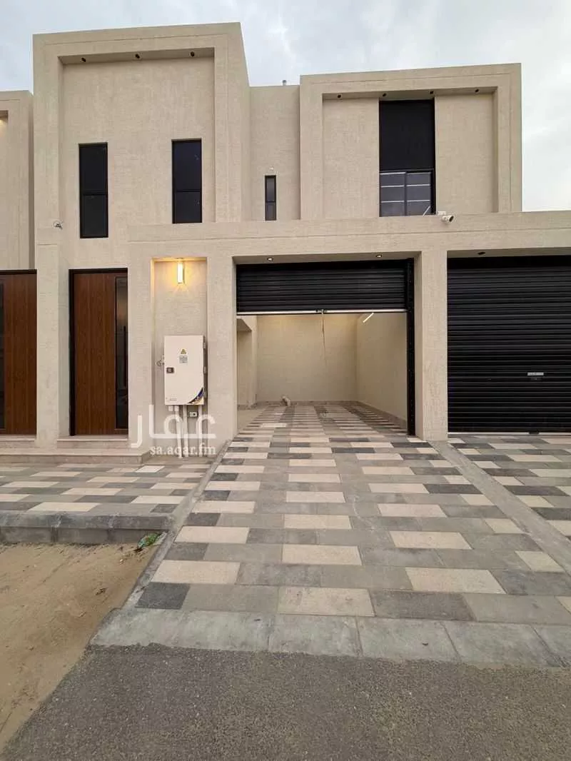 شقة 5 غرف في ضاحية الملك فهد 4