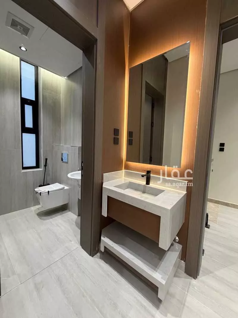 شقة 5 غرف في ضاحية الملك فهد 7