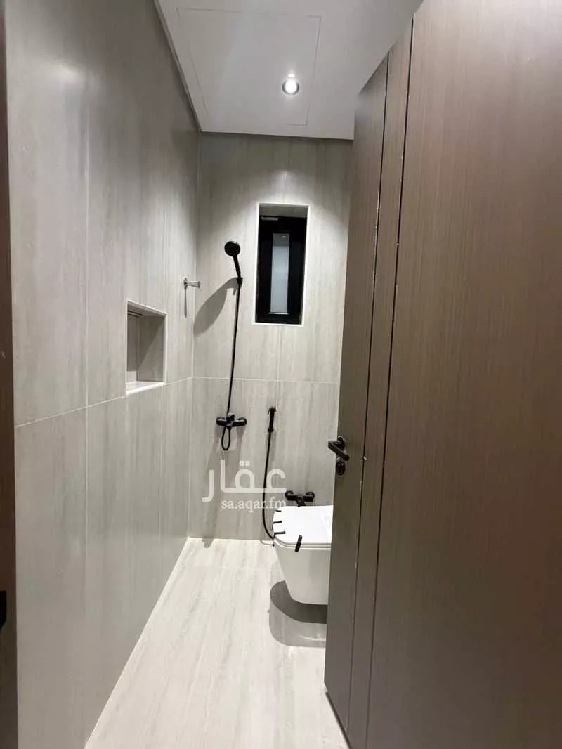 شقة 5 غرف في ضاحية الملك فهد 9