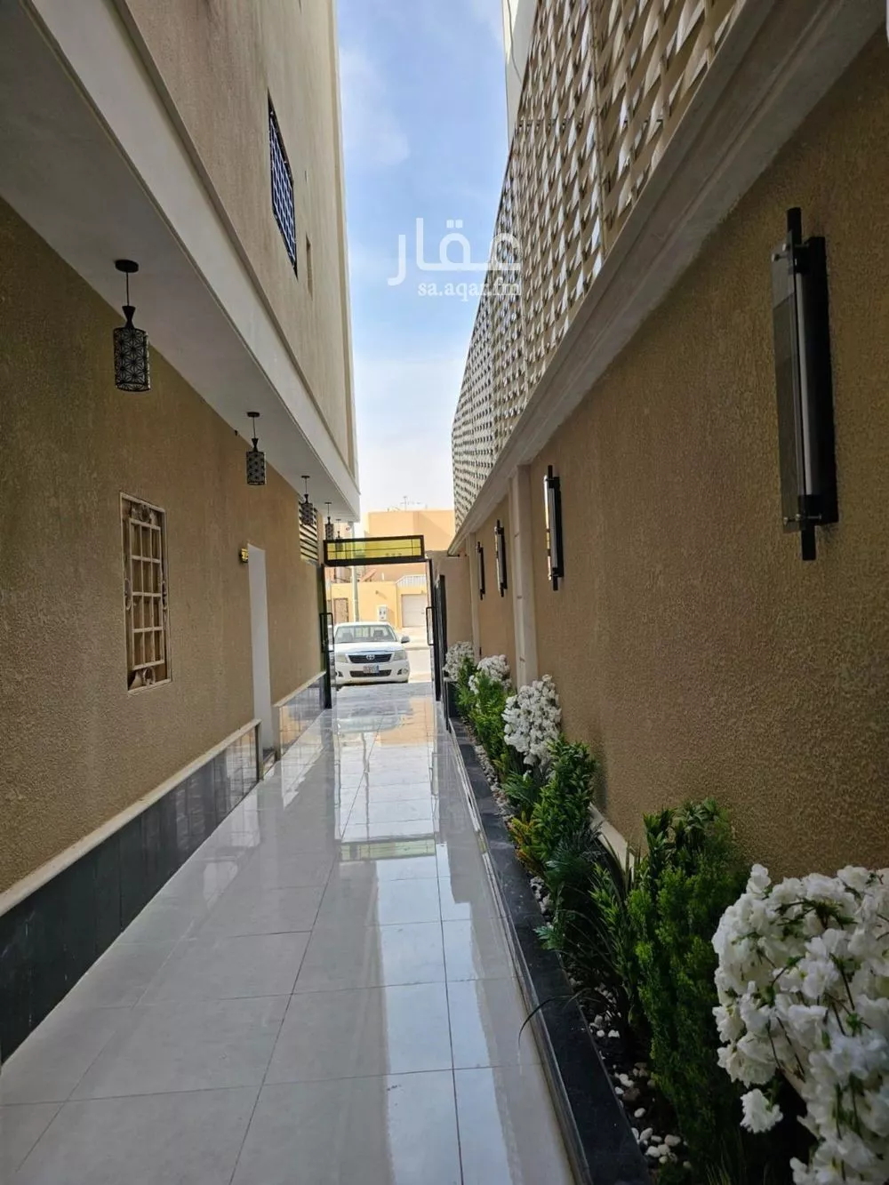 شقة 1 غرف في العقيق 10