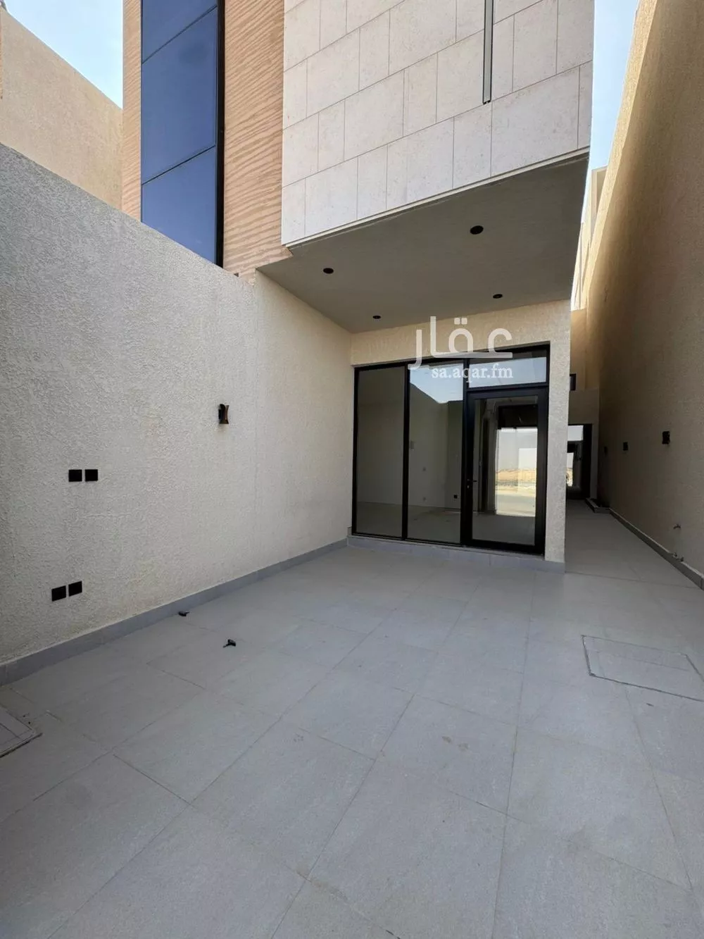 فيلا 5 غرف في النرجس 10