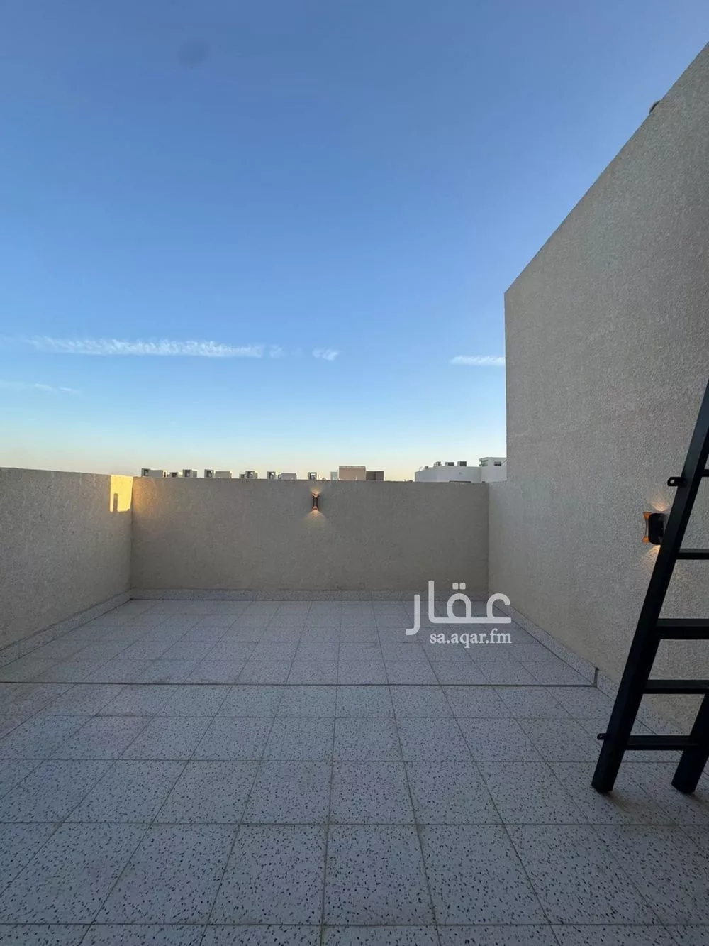 فيلا 5 غرف في العارض 2