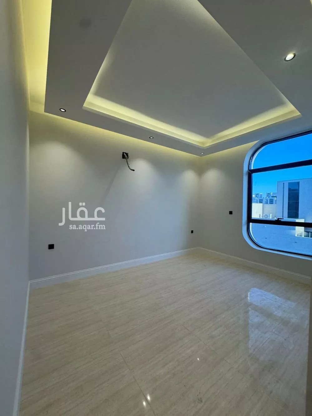 فيلا 5 غرف في العارض 12