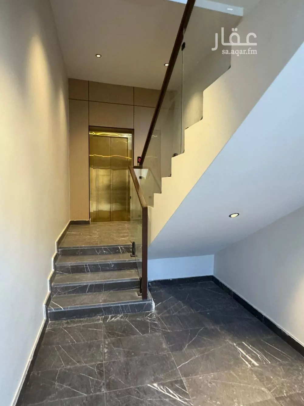 فيلا 5 غرف في العارض 13