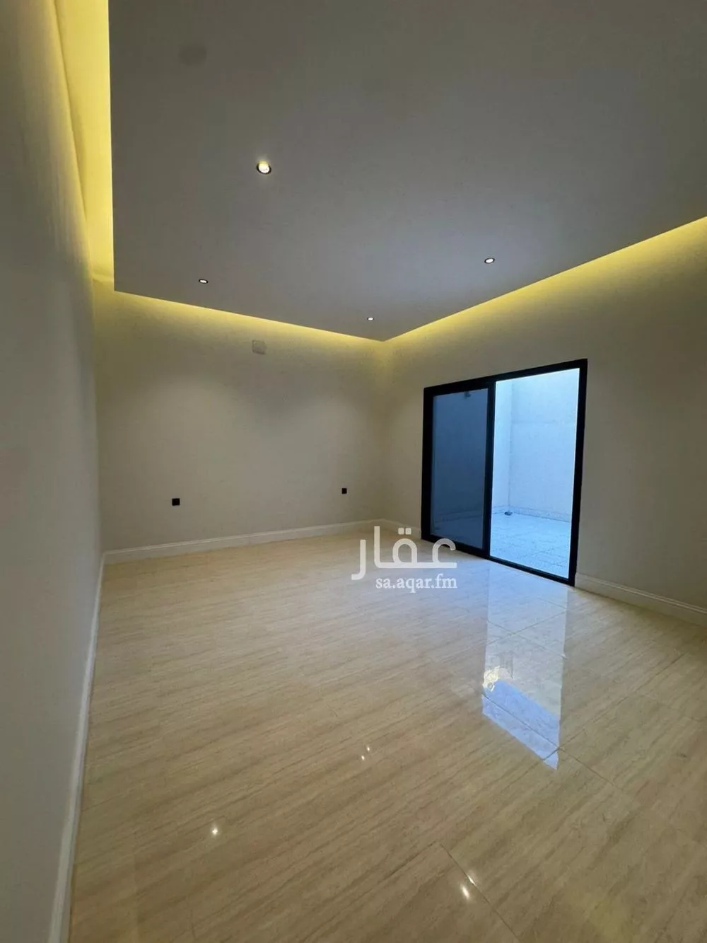 فيلا 5 غرف في العارض 18