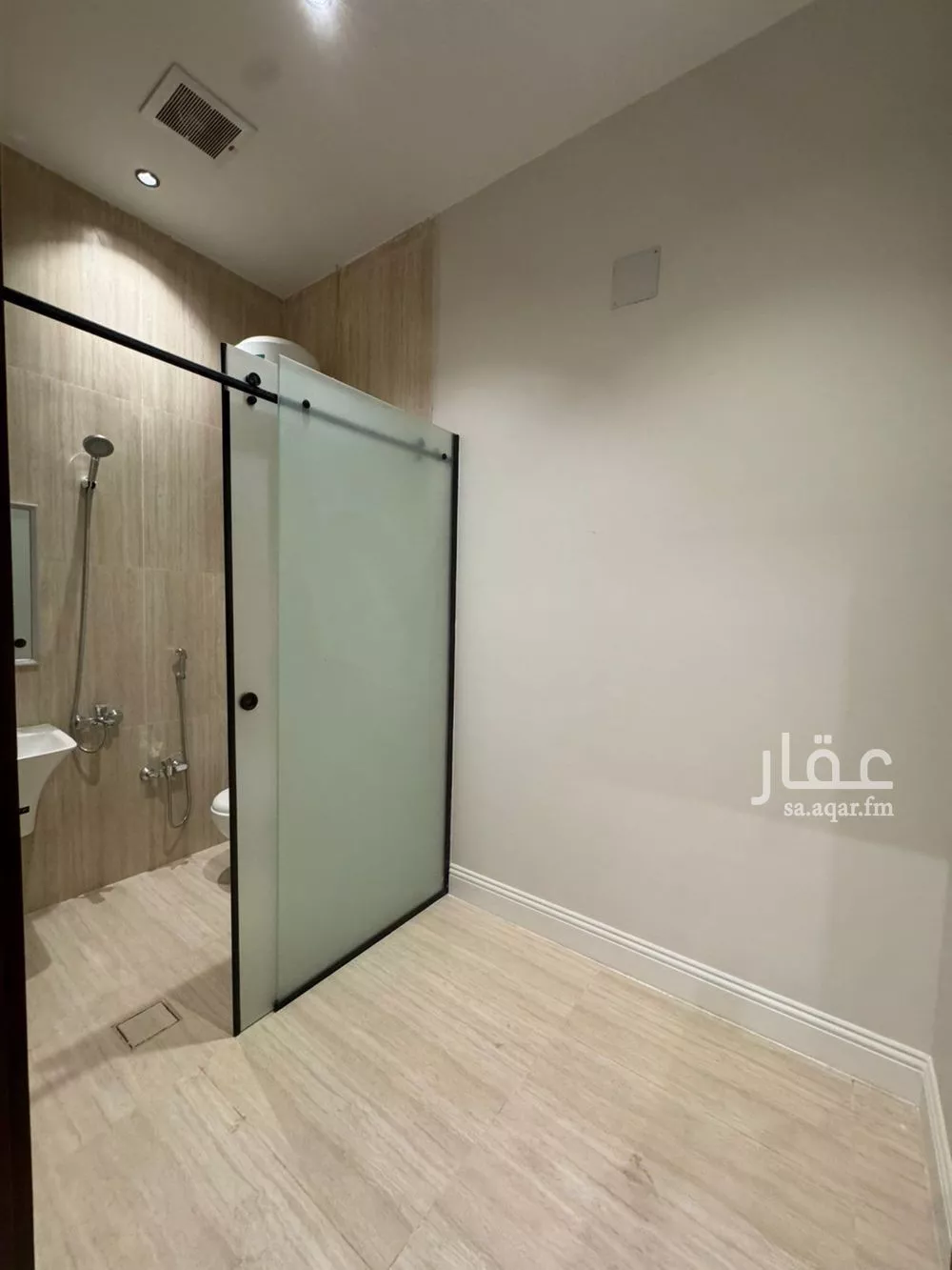 فيلا 5 غرف في العارض 3