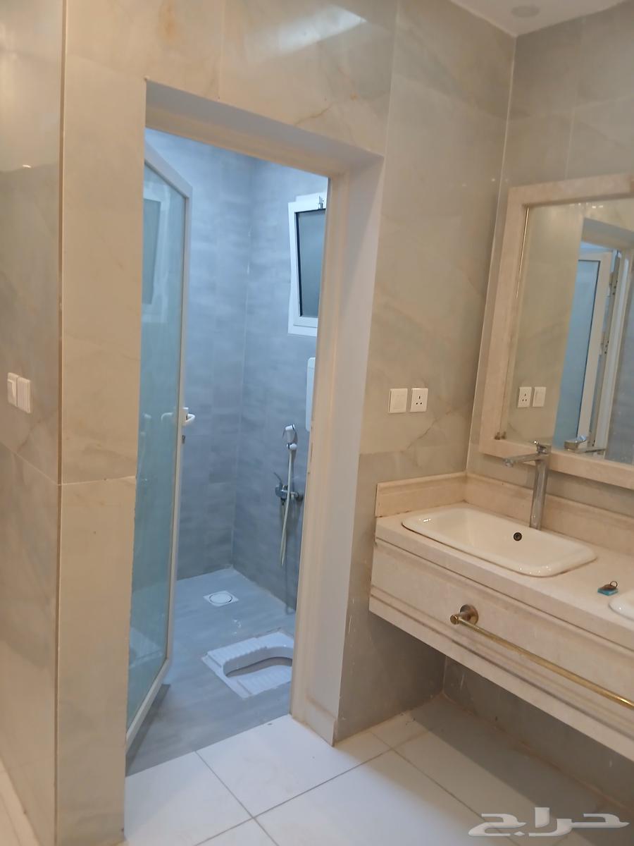 فيلا 6 غرف في ضاحية الملك فهد 10