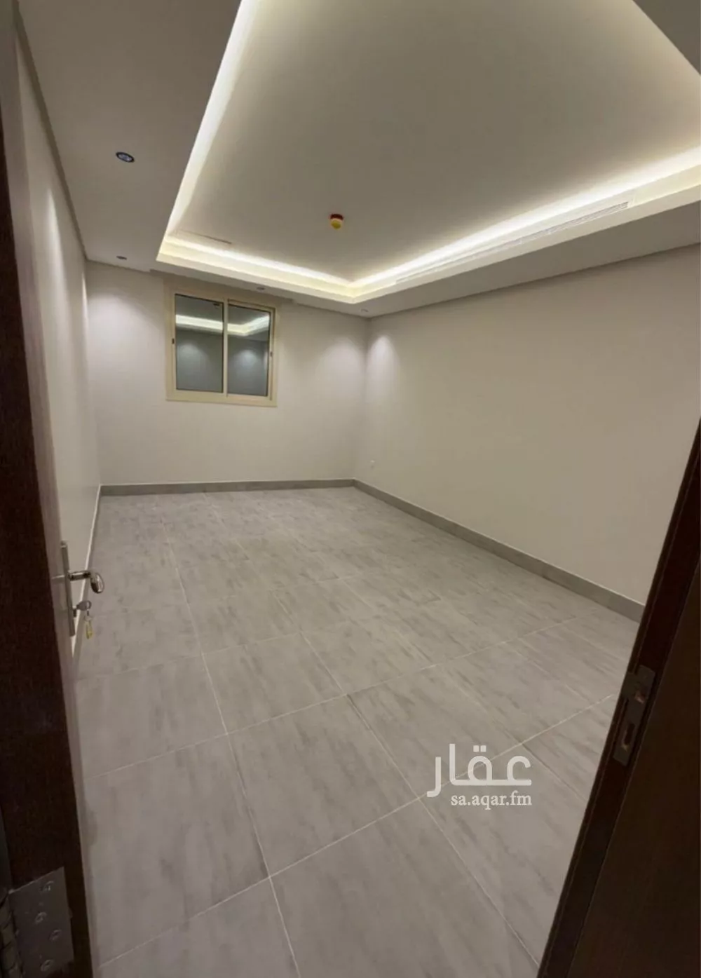 شقة 3 غرف في الملقا 8