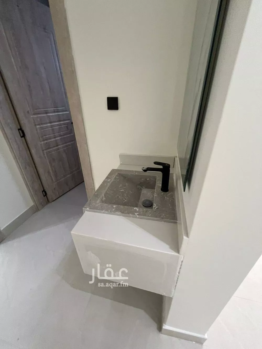 فيلا 5 غرف في الخليج 8