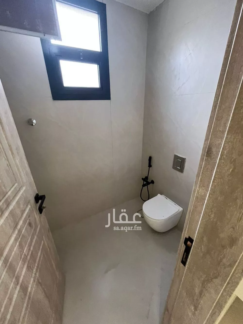 فيلا 5 غرف في الخليج 9