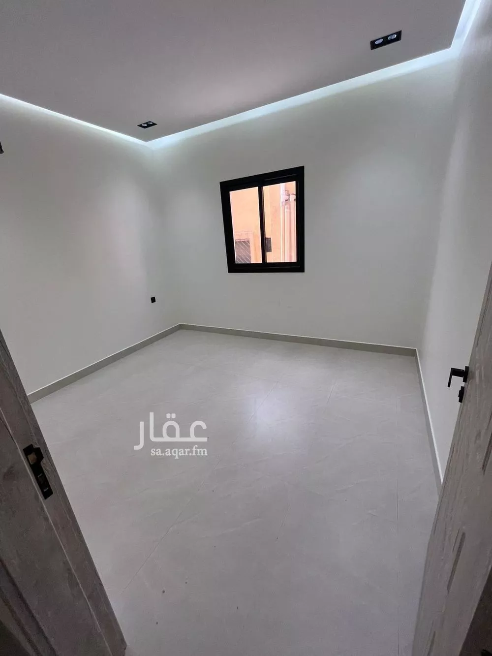 فيلا 5 غرف في الخليج 10