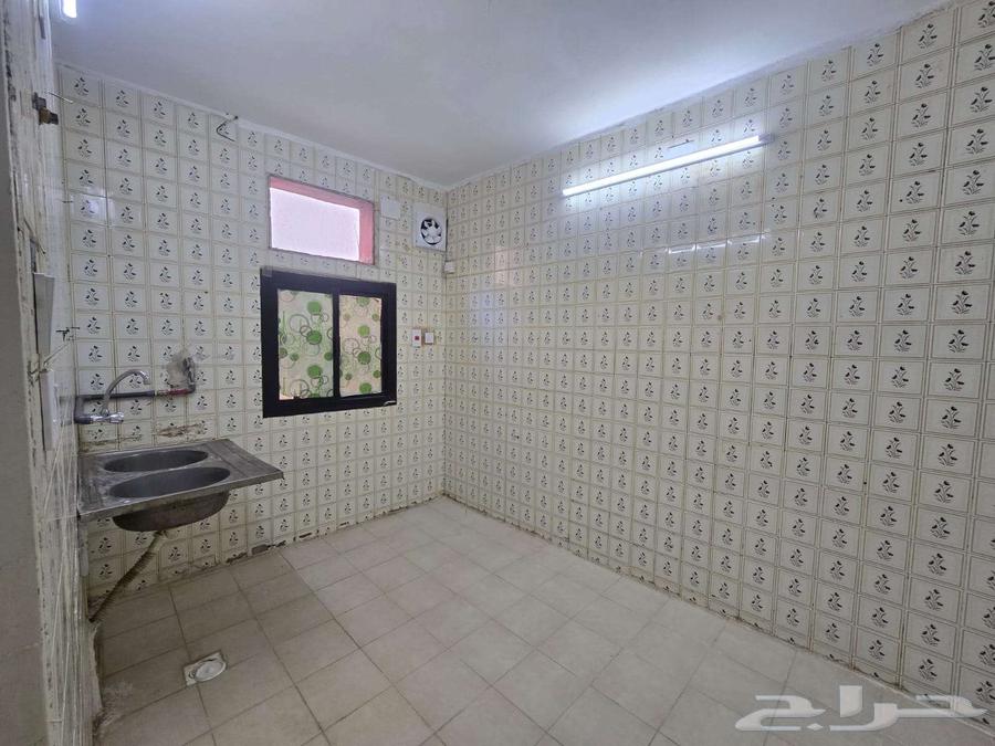 شقة 6 غرف في ريع زاخر 11