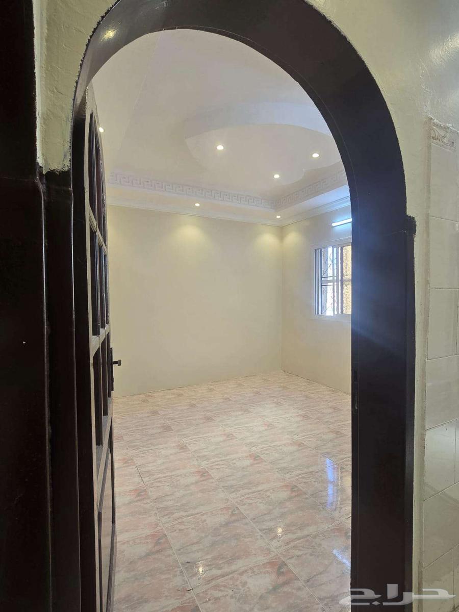 شقة 6 غرف في ريع زاخر 4