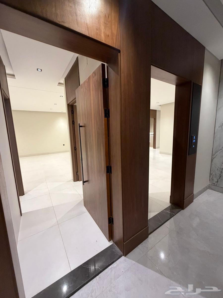 شقة 5 غرف في الحمراء و ام الجود 3