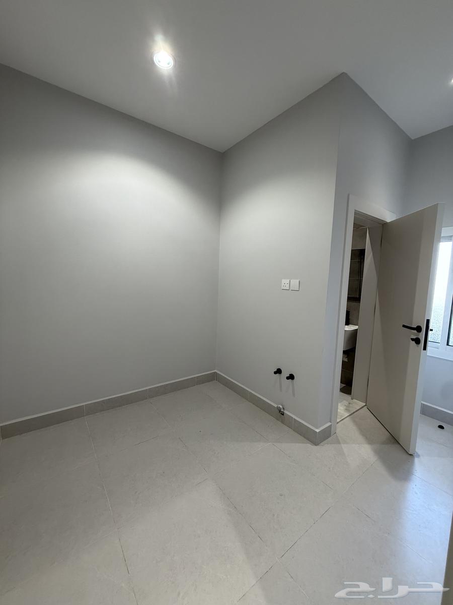 شقة 4 غرف في الملك فهد 16