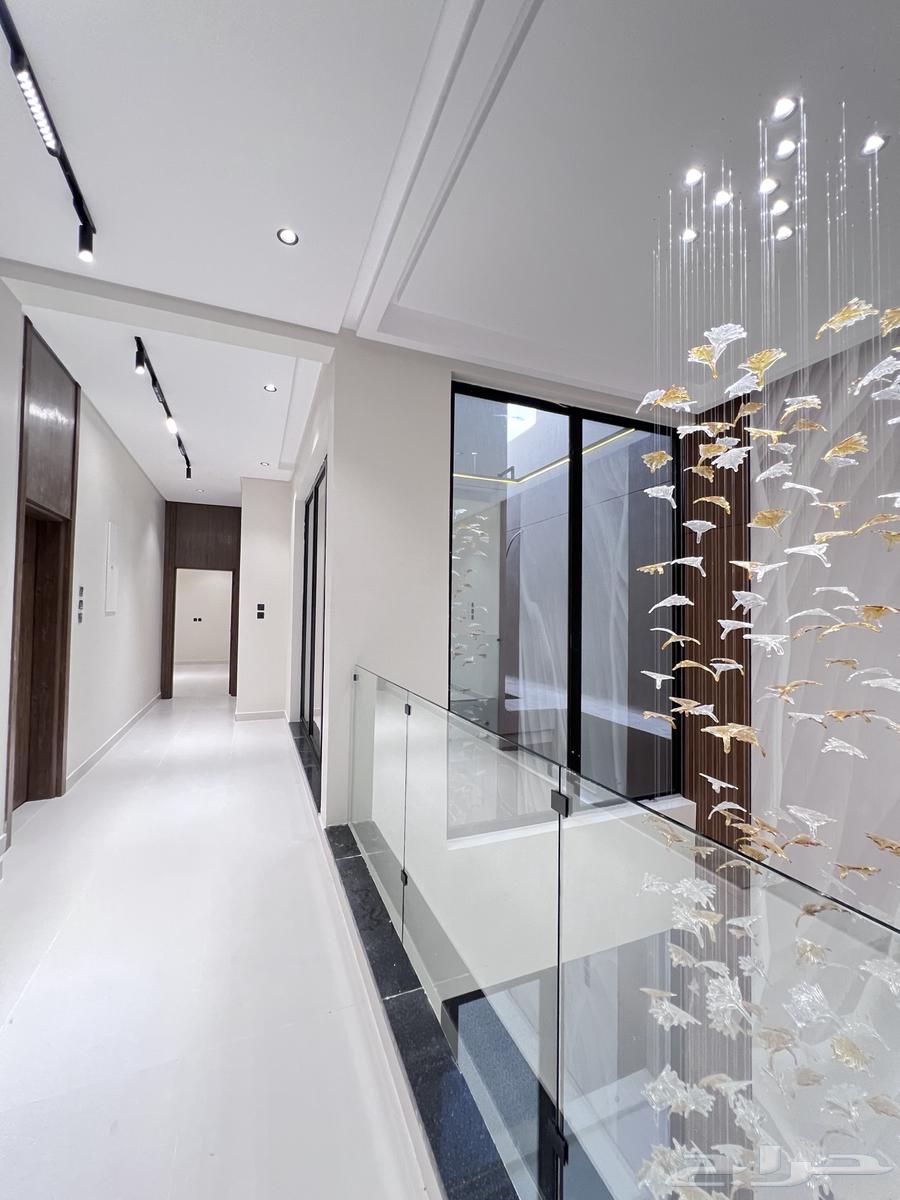 فيلا 8 غرف في الحمراء و ام الجود 14