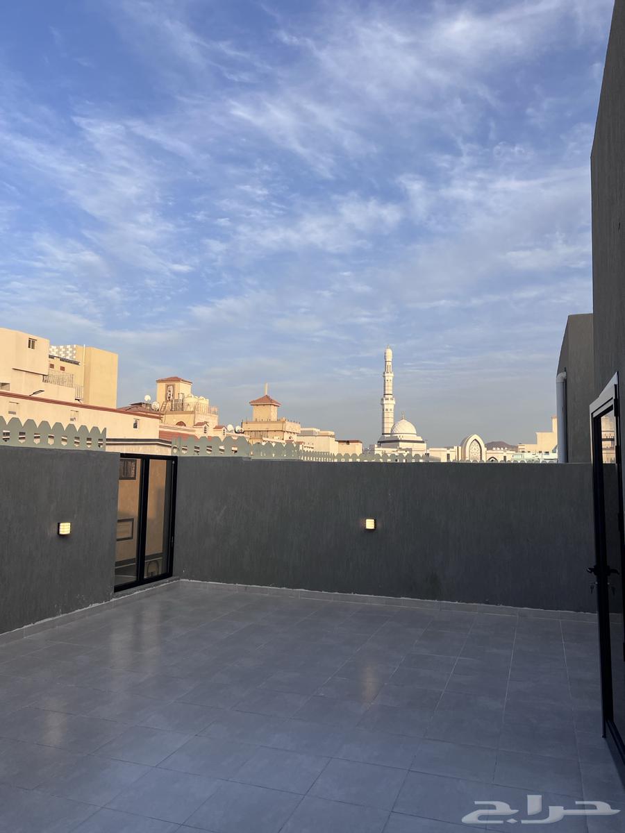 فيلا 8 غرف في الحمراء و ام الجود 26