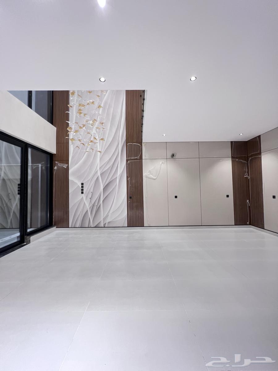 فيلا 8 غرف في الحمراء و ام الجود 10