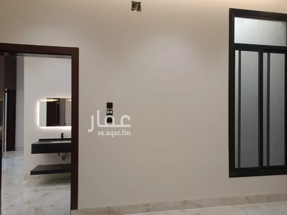 فيلا 6 غرف في الشرق 12