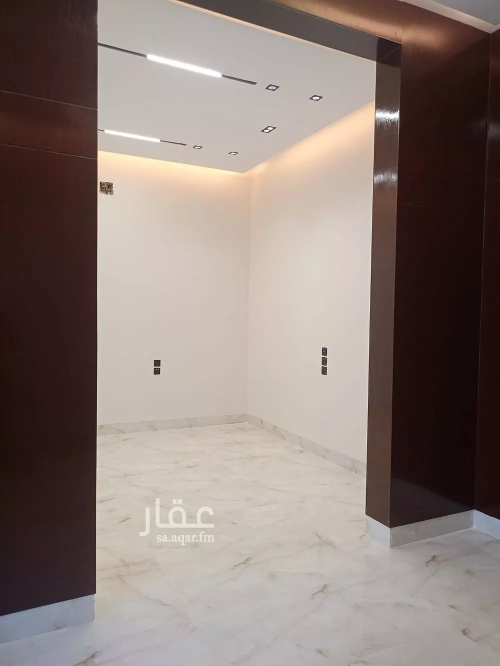 فيلا 6 غرف في الشرق 19