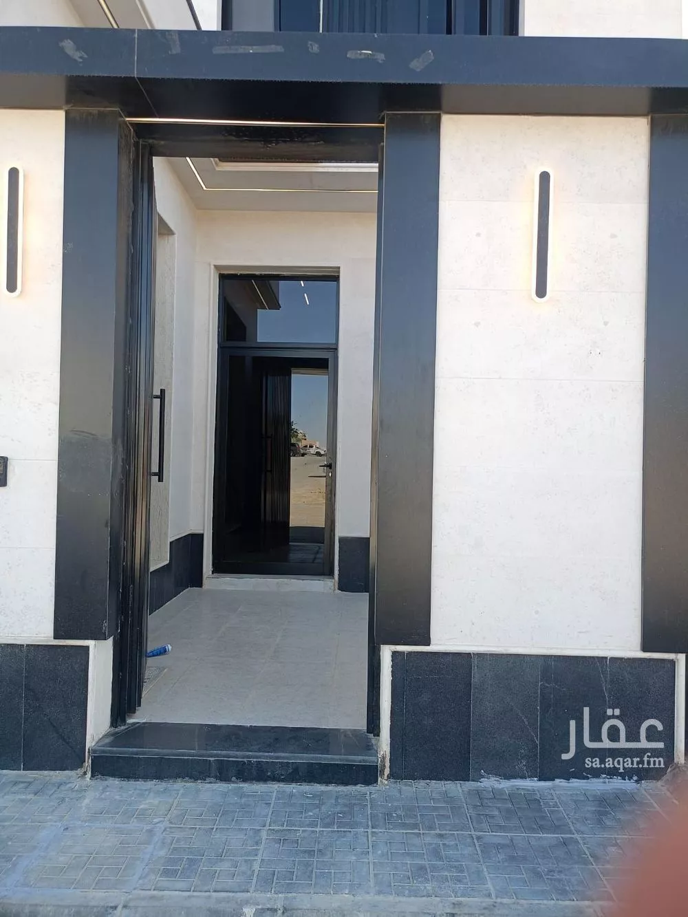 فيلا 6 غرف في الشرق 20