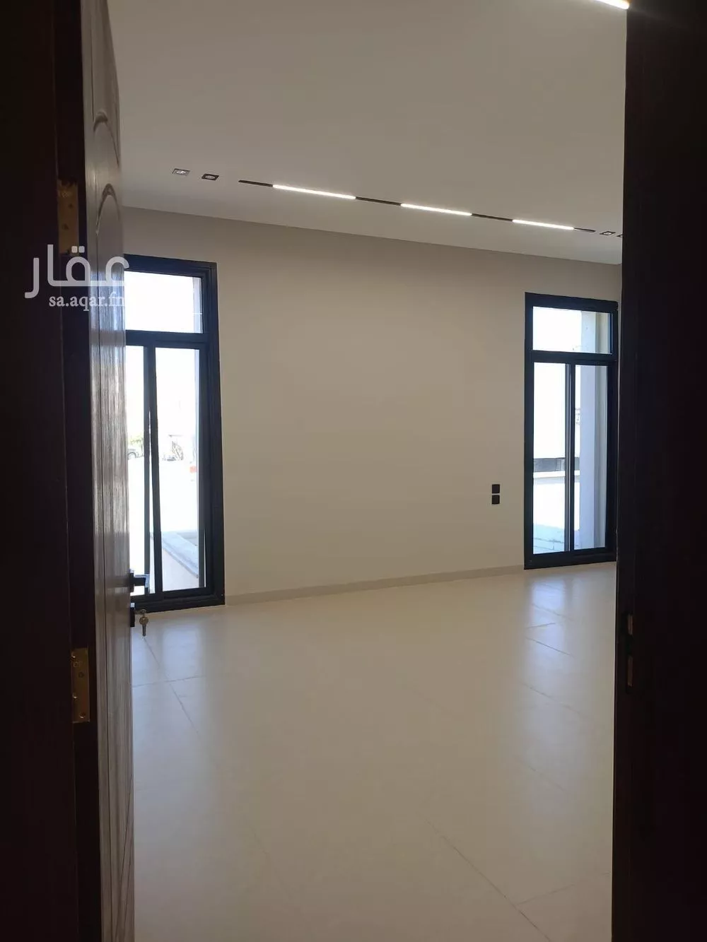 فيلا 6 غرف في الشرق 24