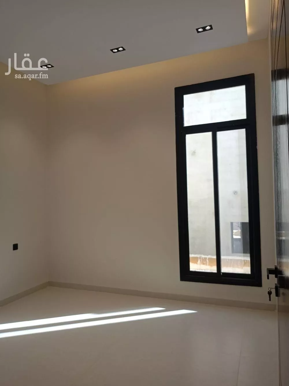 فيلا 6 غرف في الشرق 4