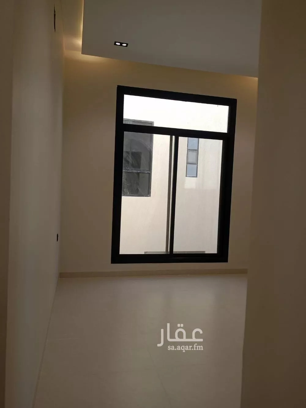 فيلا 6 غرف في الشرق 8