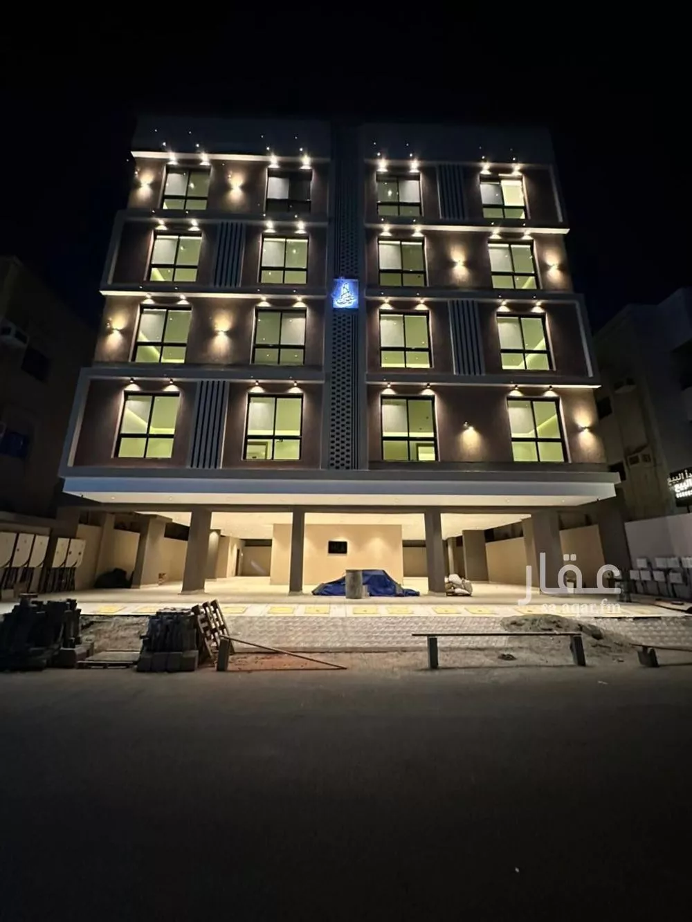 4 bedroom apartment in Al Safa 5