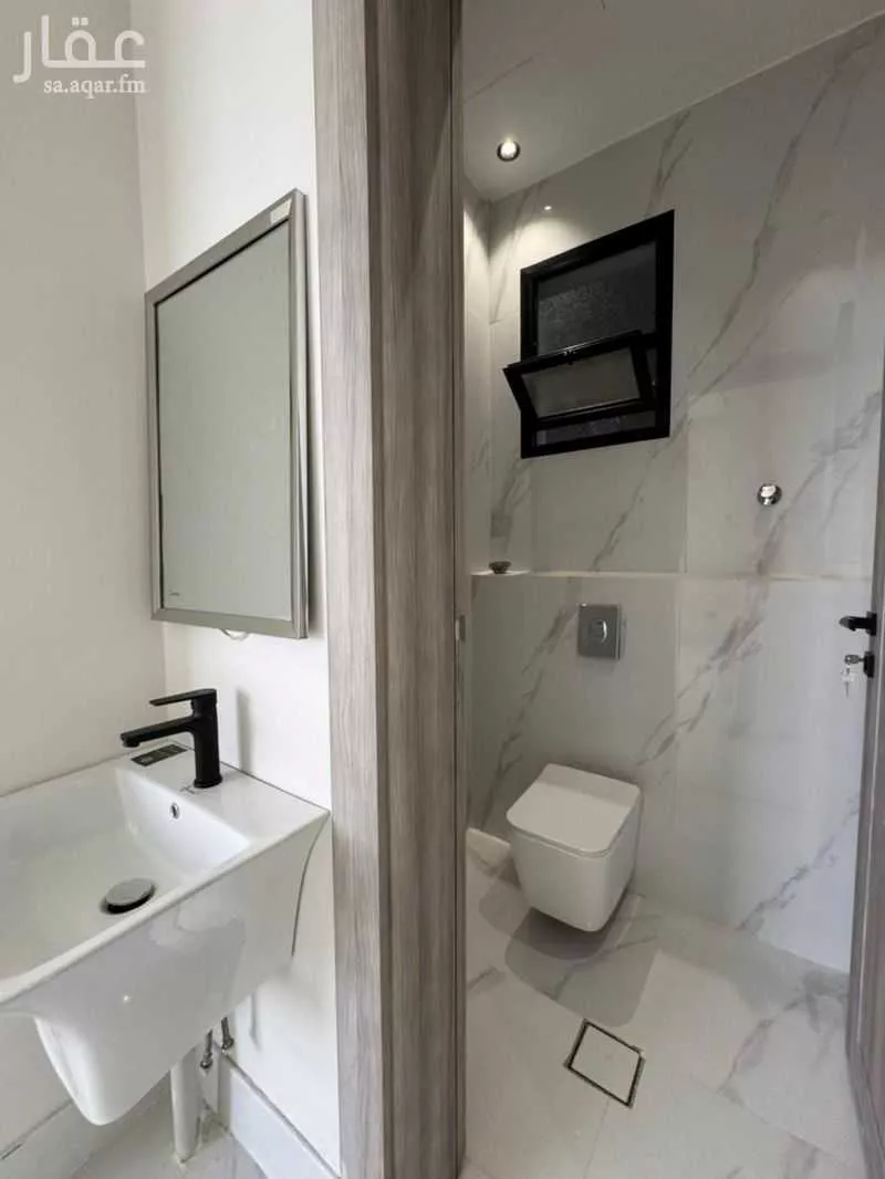 8 bedroom villa in Dhahrat Namar 19