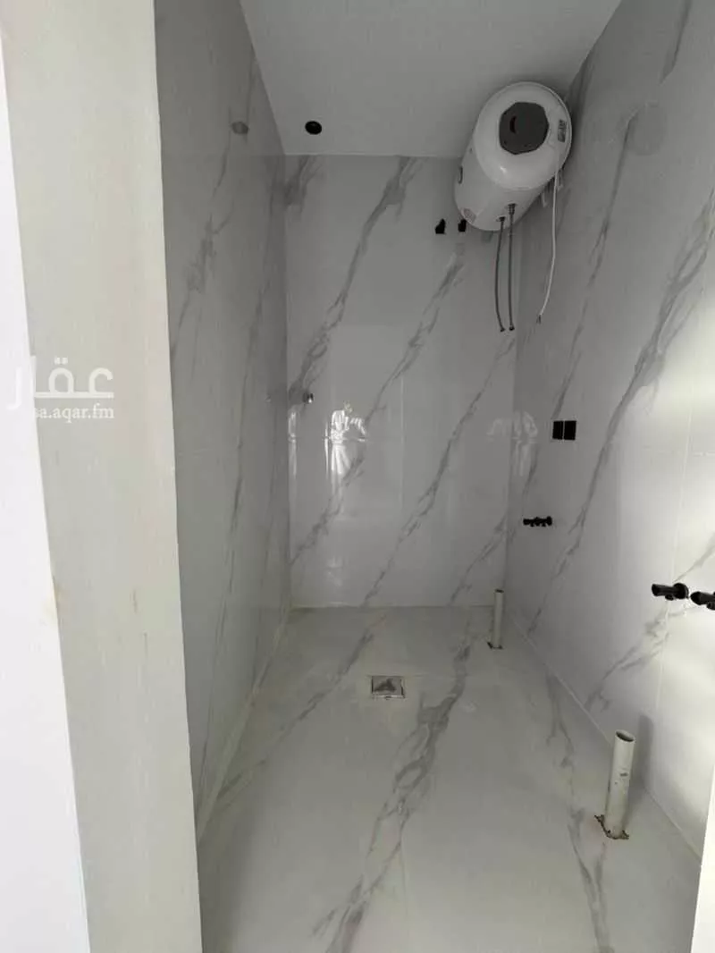 8 bedroom villa in Dhahrat Namar 24