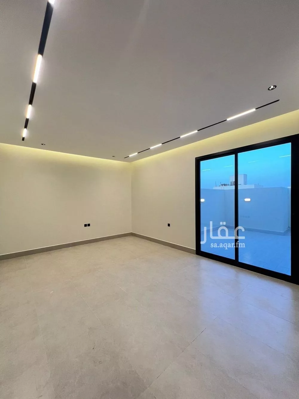 فيلا 4 غرف في العارض 2