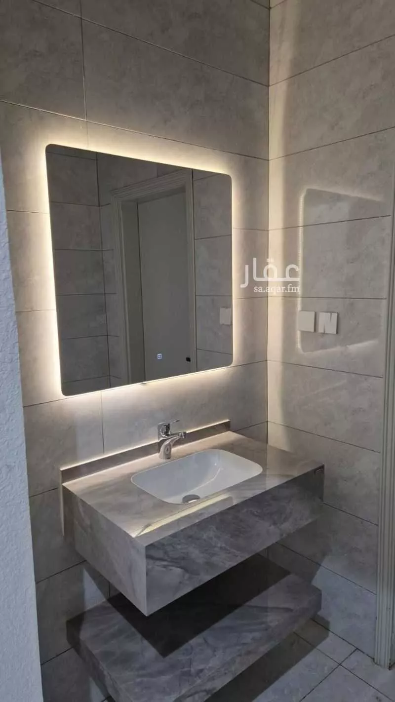 شقة 4 غرف في الشهداء 10