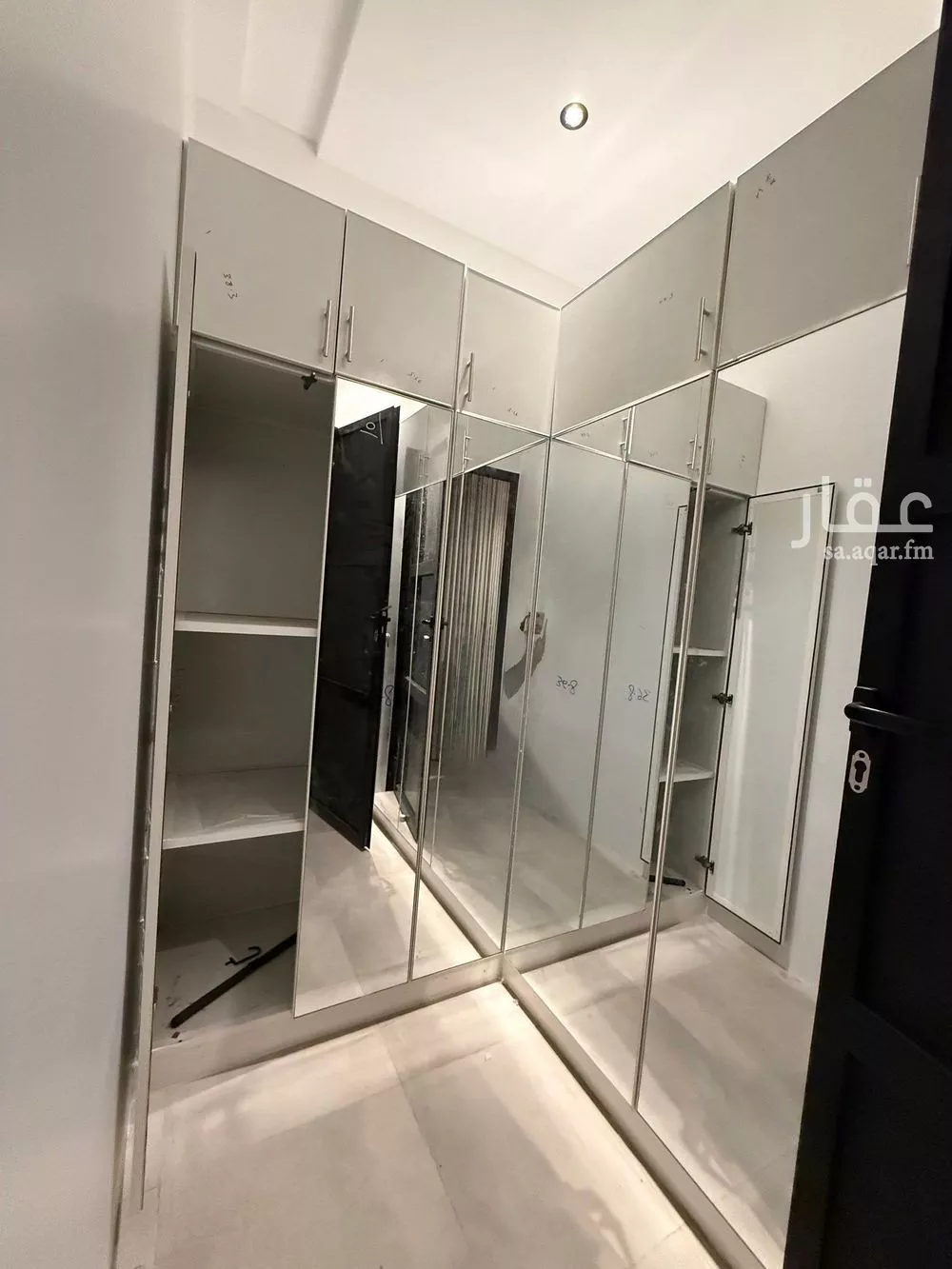 شقة 4 غرف في النرجس 17