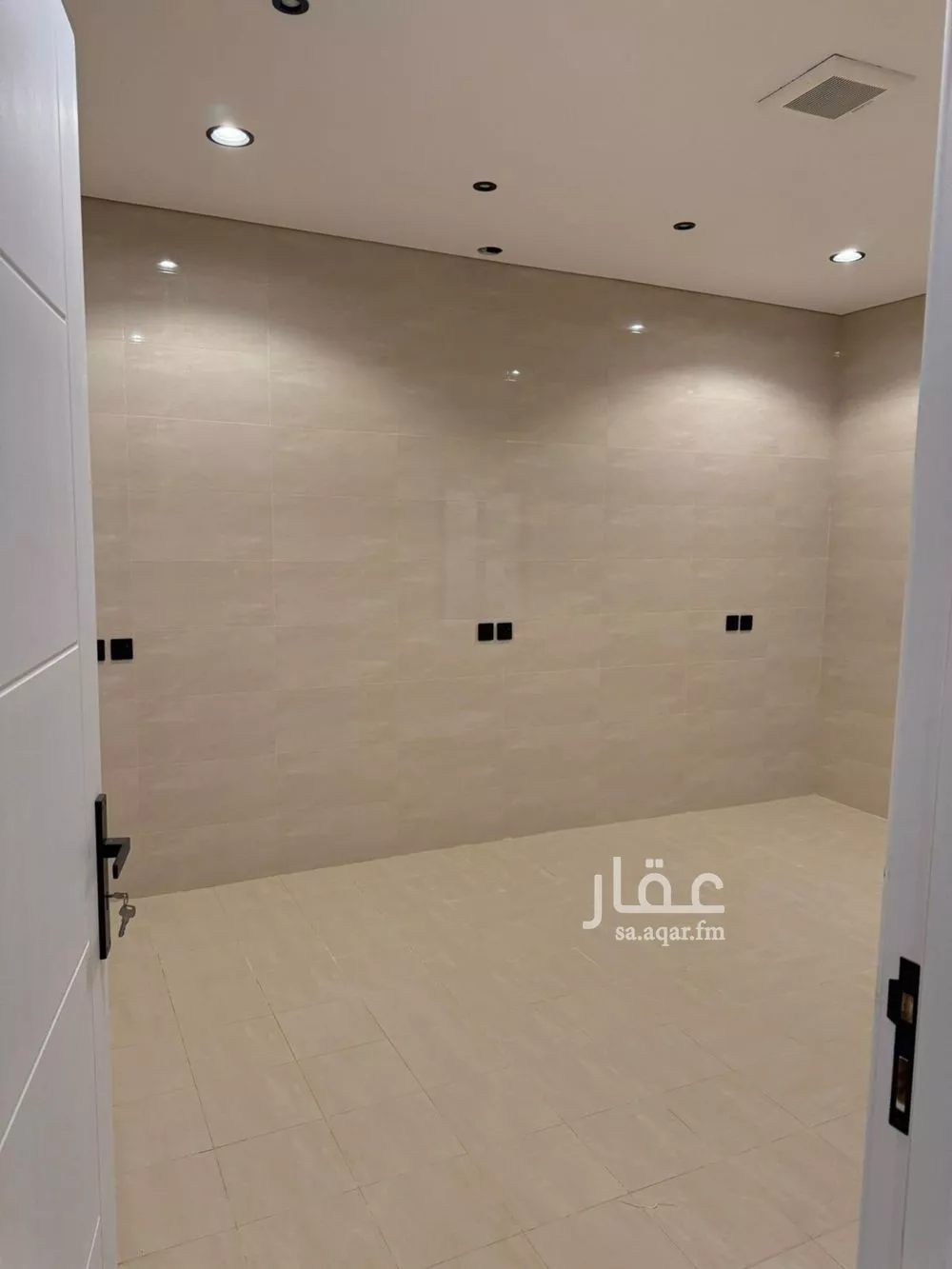 4 bedroom villa in Al Janadriyah 2