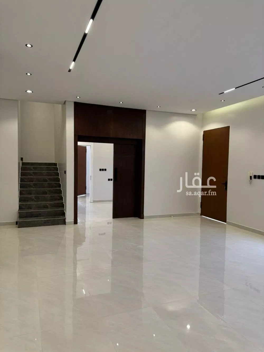 4 bedroom villa in Al Janadriyah 5