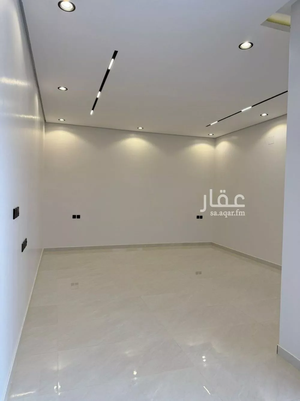 4 bedroom villa in Al Janadriyah 7