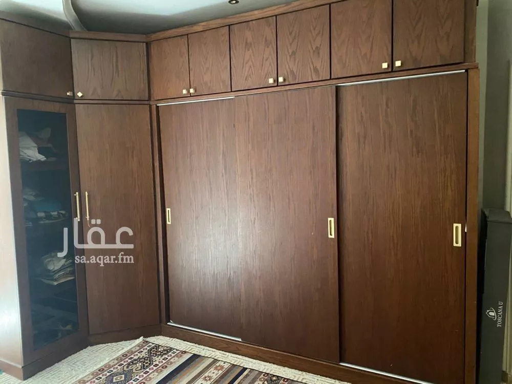 4 bedroom villa in Irqah 3
