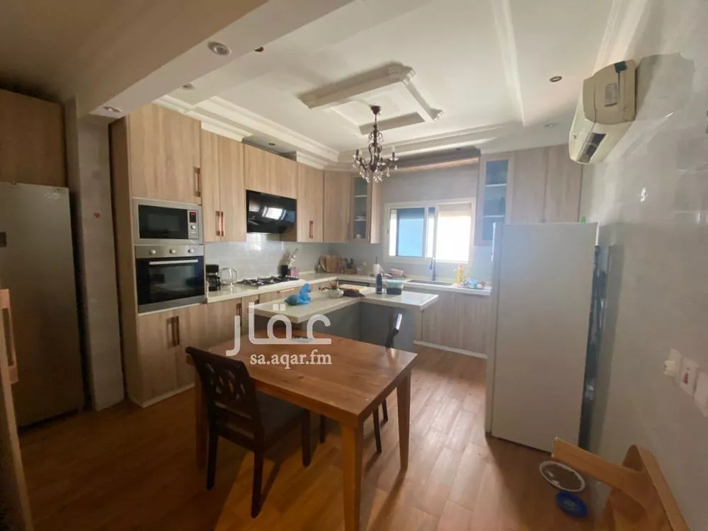 4 bedroom villa in Irqah 4