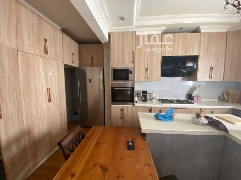 4 bedroom villa in Irqah 5