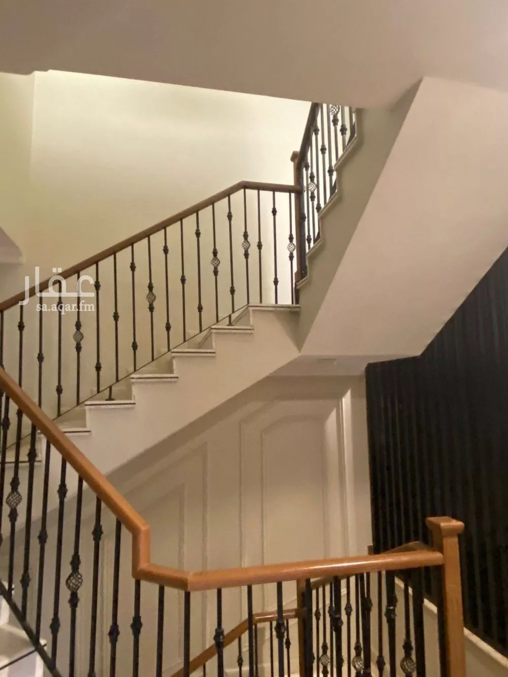 4 bedroom villa in Irqah 6
