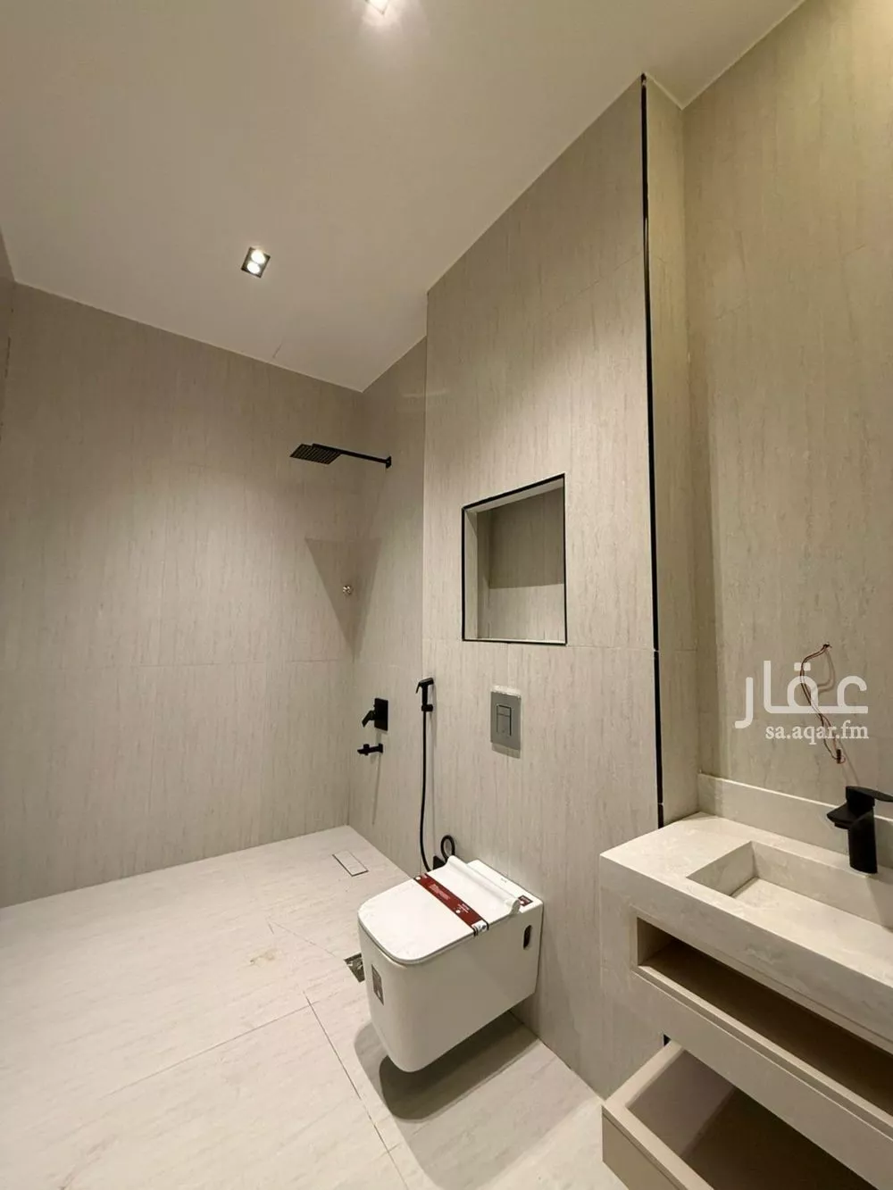 فيلا 6 غرف في المهدية 5