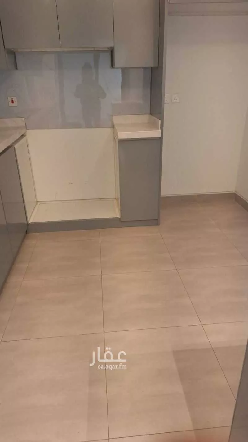 شقة 3 غرف في المعذر الشمالي 7