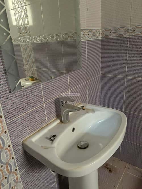 3 bedroom apartment in Al Difa, Madinah 7